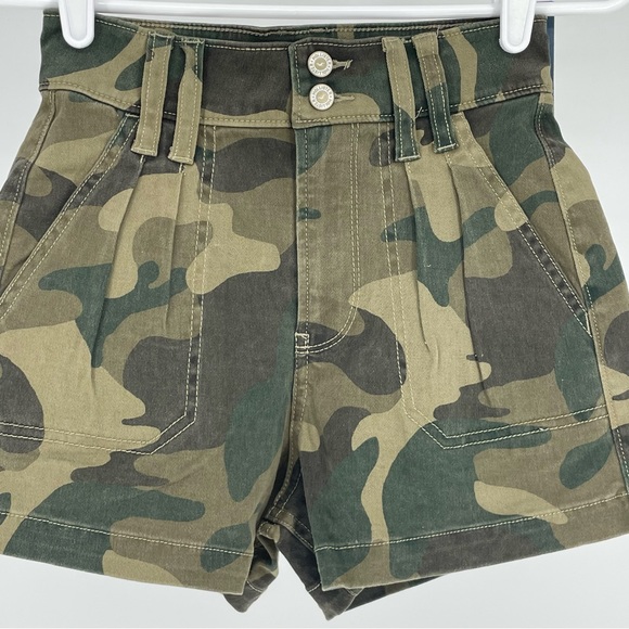 HOLLISTER NWT ULTRA HIGH RISE GREEN CAMO TWILL MOM DENIM SHORTS 00 - Picture 6 of 10